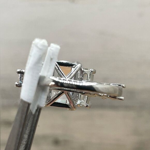 Beautiful Emerald Cut White Diamond CZ Princess Cut Blue Silver Plated Ring - Picture 4 of 4